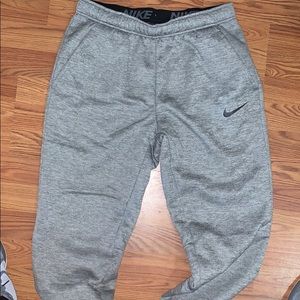 Nike therma joggers